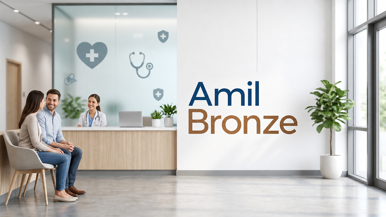 Médico profissional sorrindo em uma clínica moderna, representando o plano de saúde Amil Bronze